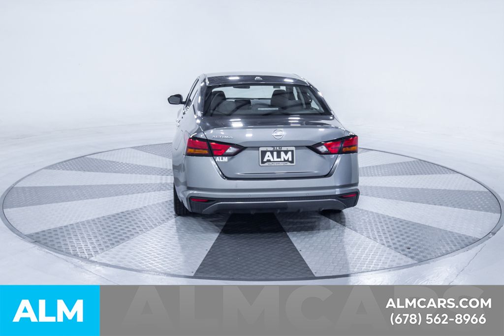 Used 2025 Gray Nissan 2.5 SV image 16