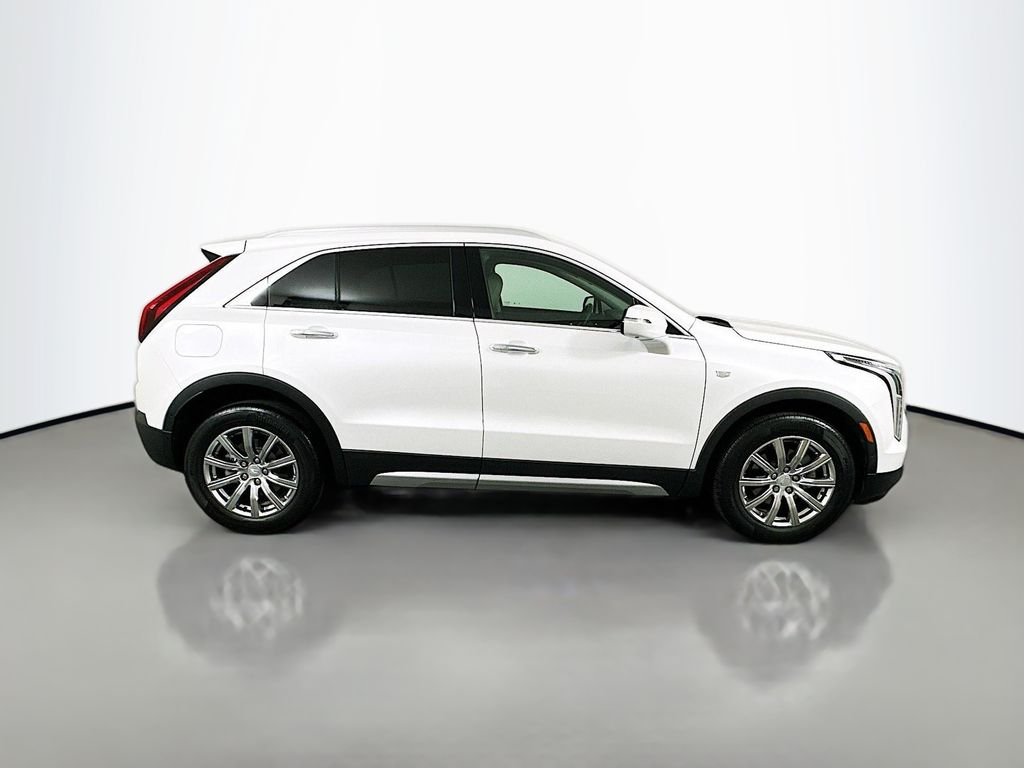 2022 Cadillac XT4 Premium Luxury 4