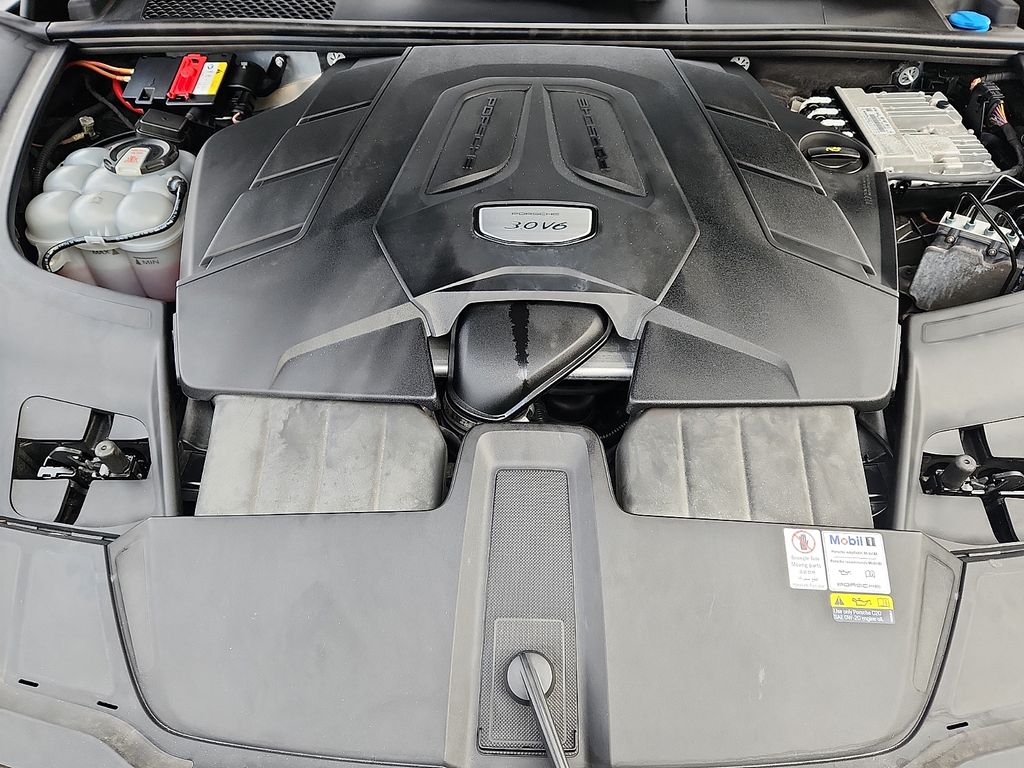 Thumbnail: 2022 Porsche Cayenne - 29