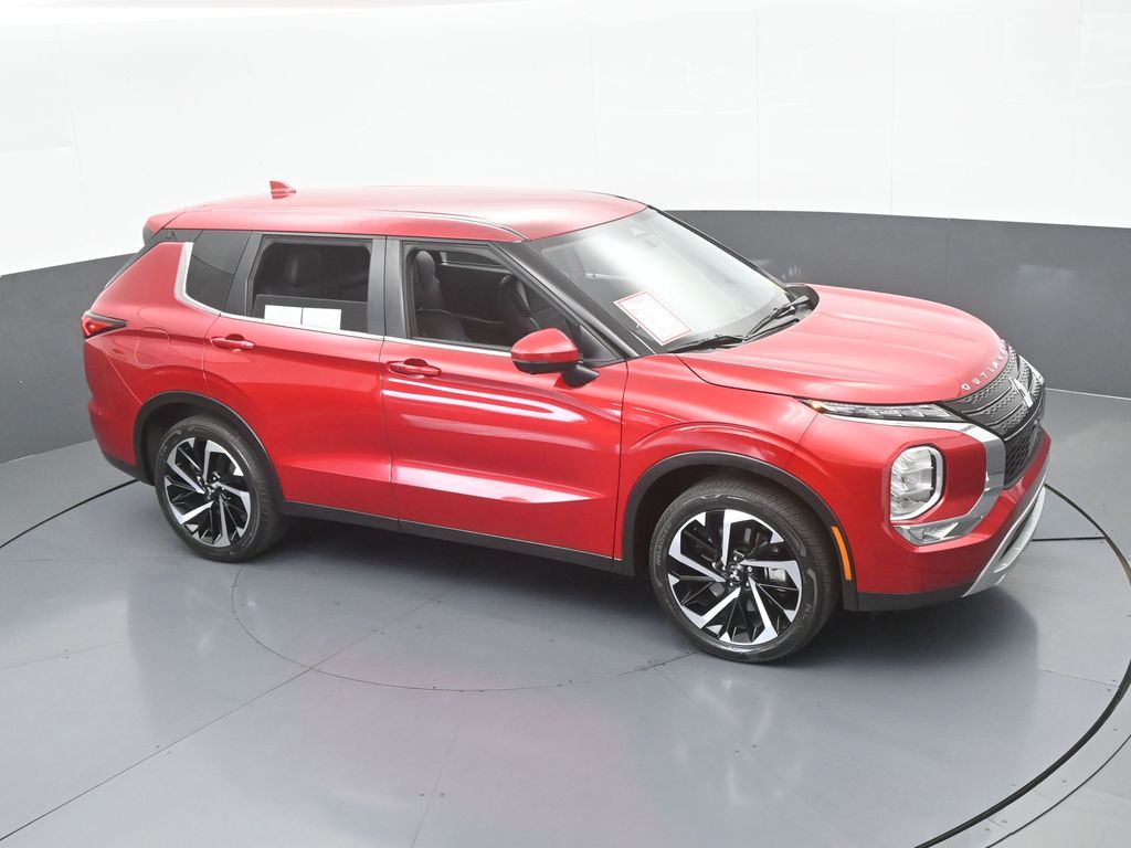 Used 2024 Red Mitsubishi SE Black Edition image 48