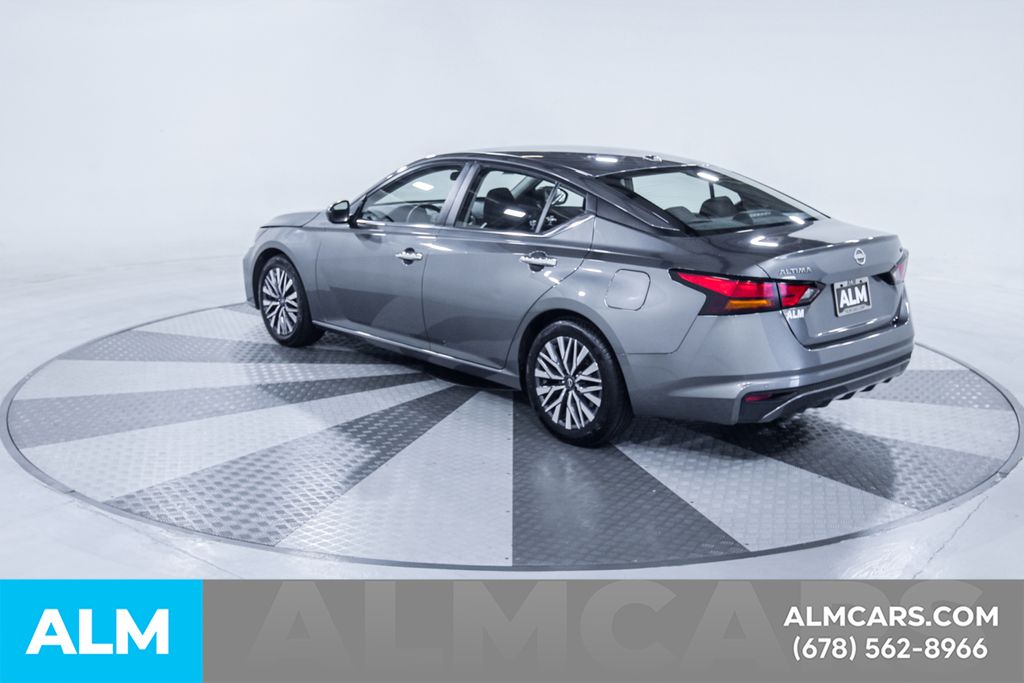 Used 2024 Gray Nissan 2.5 SV image 7