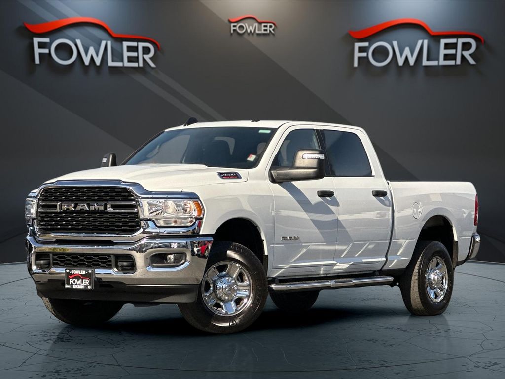 Bright White Clearcoat 2024 RAM 2500 Pickup Truck Four-Wheel Drive 8-Speed Automatic