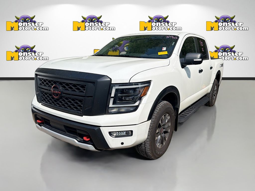 2024 Nissan Titan PRO-4X Crew Cab 4WD