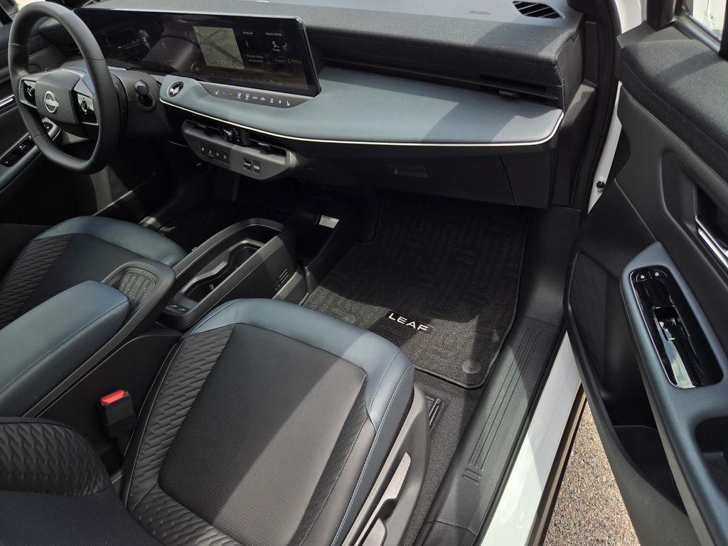 New White Pearl 2026 Nissan Leaf PLATINUM+ for Sale in Dallas, TX