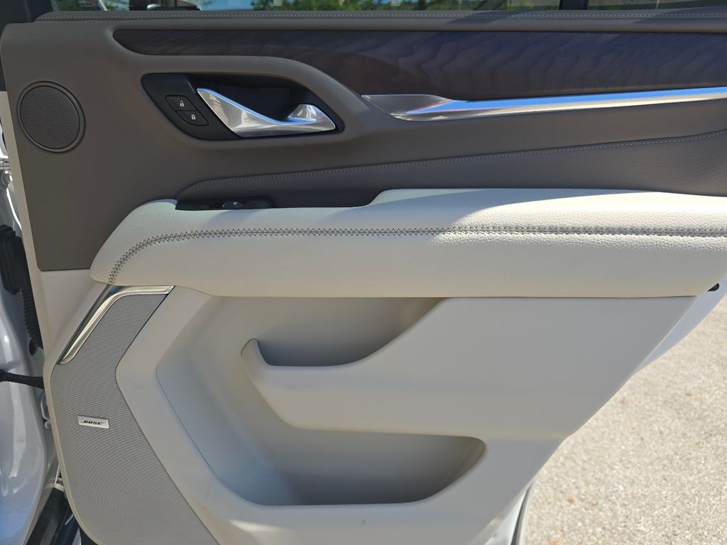 Used 2022 White GMC Denali image 23