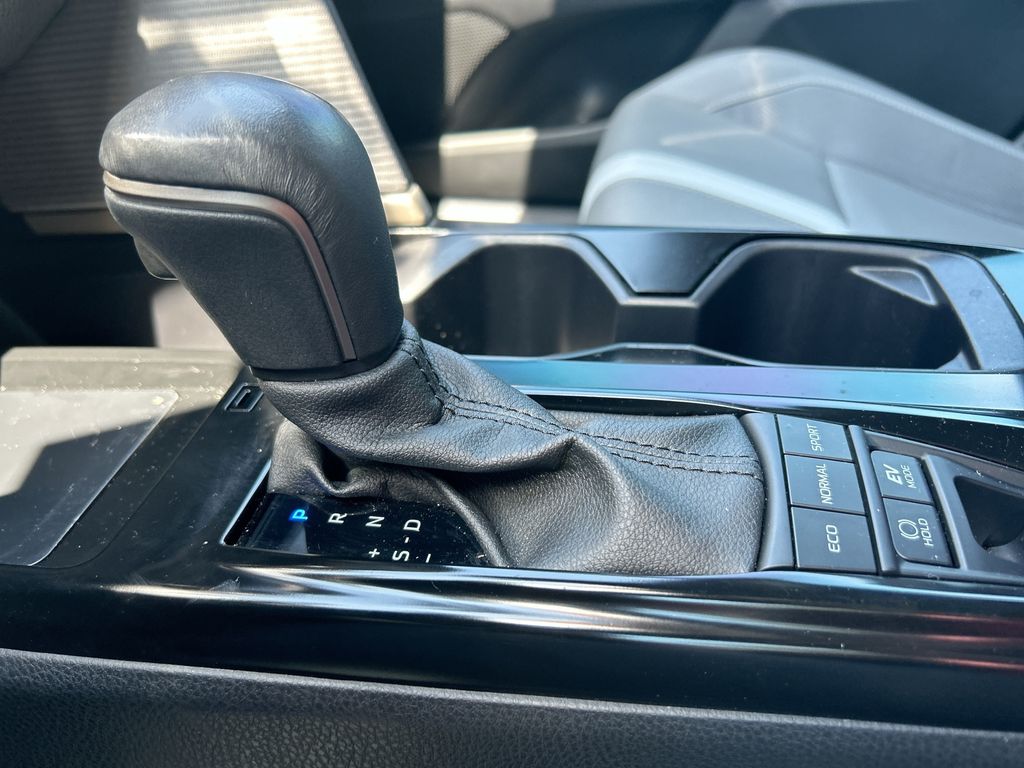 Thumbnail: 2025 Toyota Camry - 25