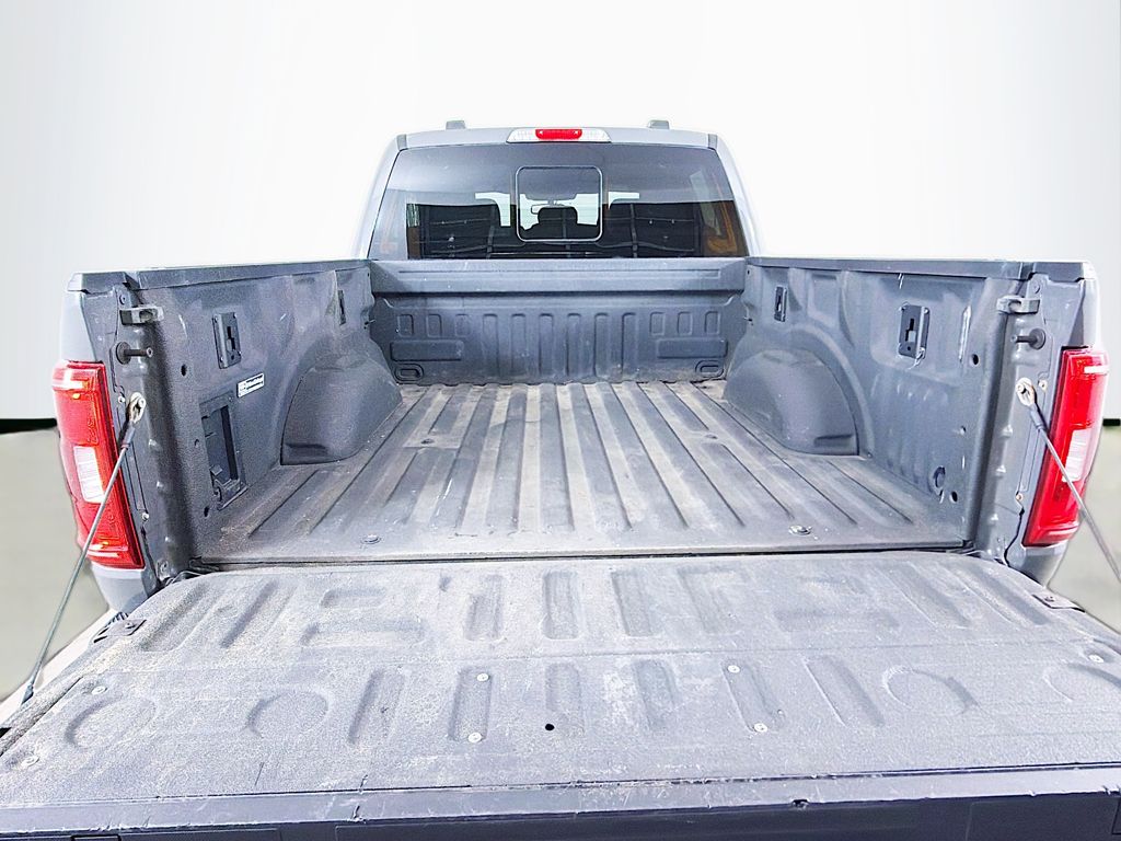 Used 2021 Gray Ford XLT image 16