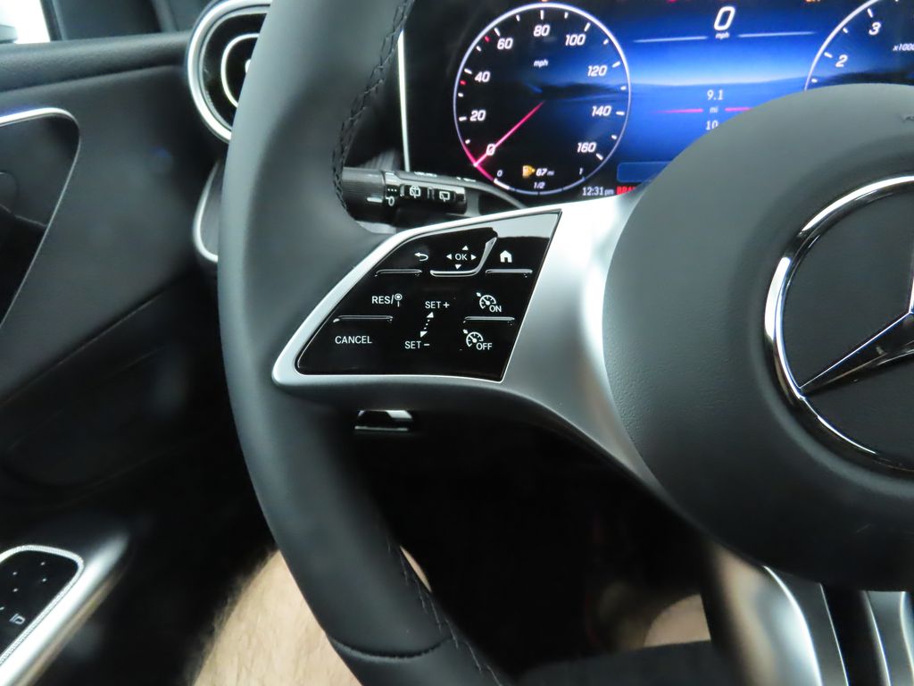 2025 Mercedes-Benz GLC 300 11