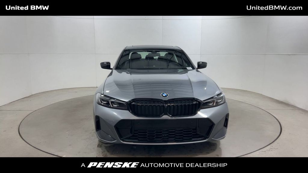 Thumbnail: 2025 BMW 3 Series - 3