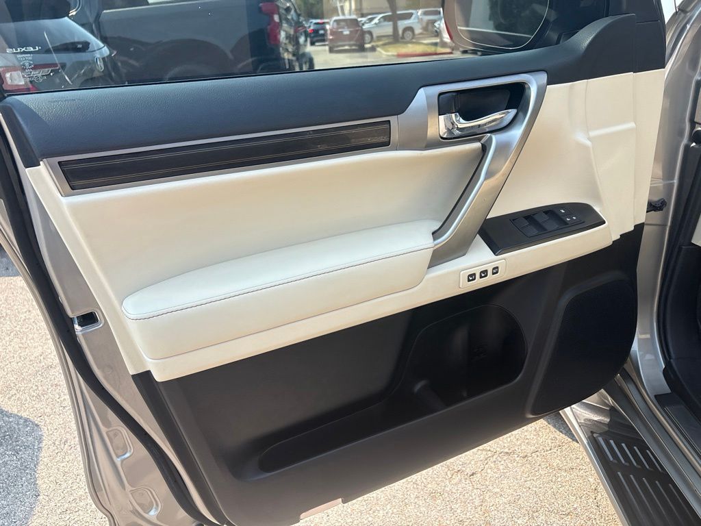Thumbnail: 2023 Lexus GX - 12