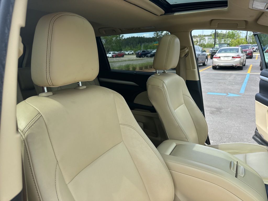 2019 Predawn Gray Mica Toyota Highlander XLE FWD SUV