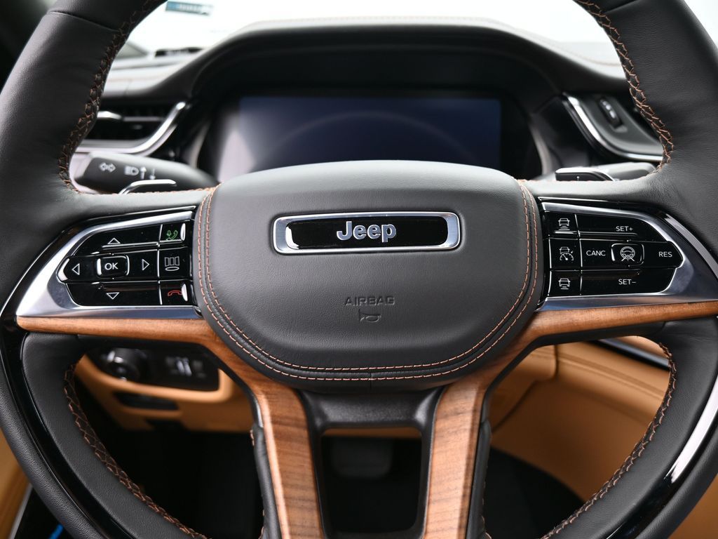 New 2025 Bright White Clearcoat Jeep Summit image 33