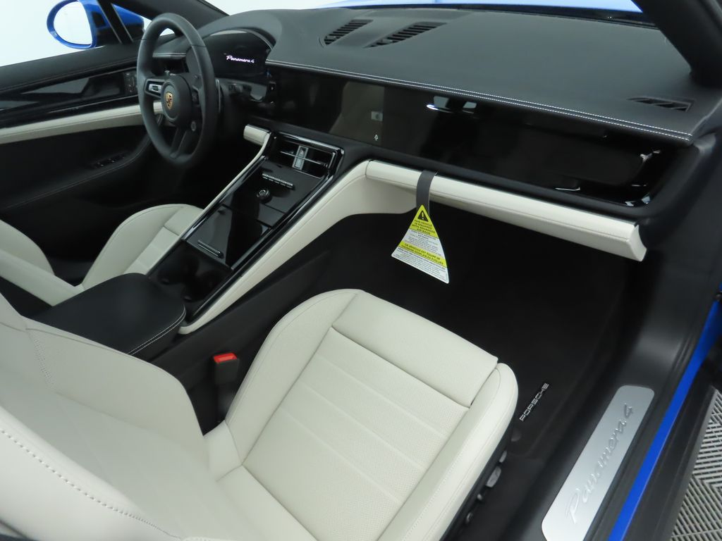 Thumbnail: 2025 Porsche Panamera - 22