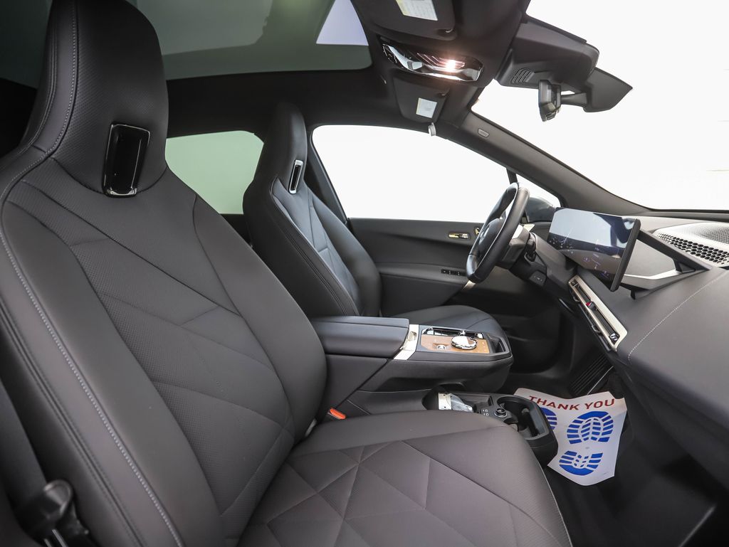 Thumbnail: 2023 BMW iX - 31