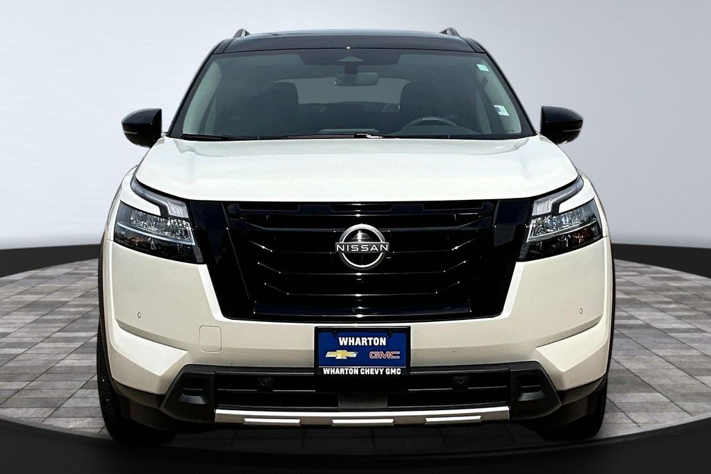 2024 Nissan Pathfinder SL - 2