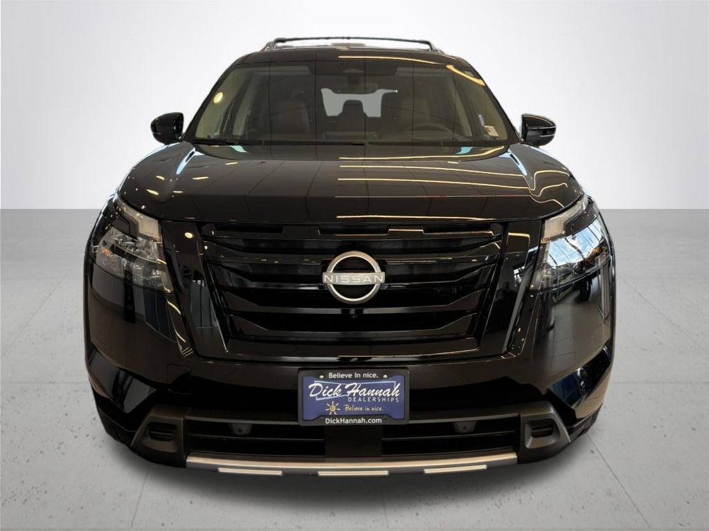 2025 Nissan Pathfinder Platinum