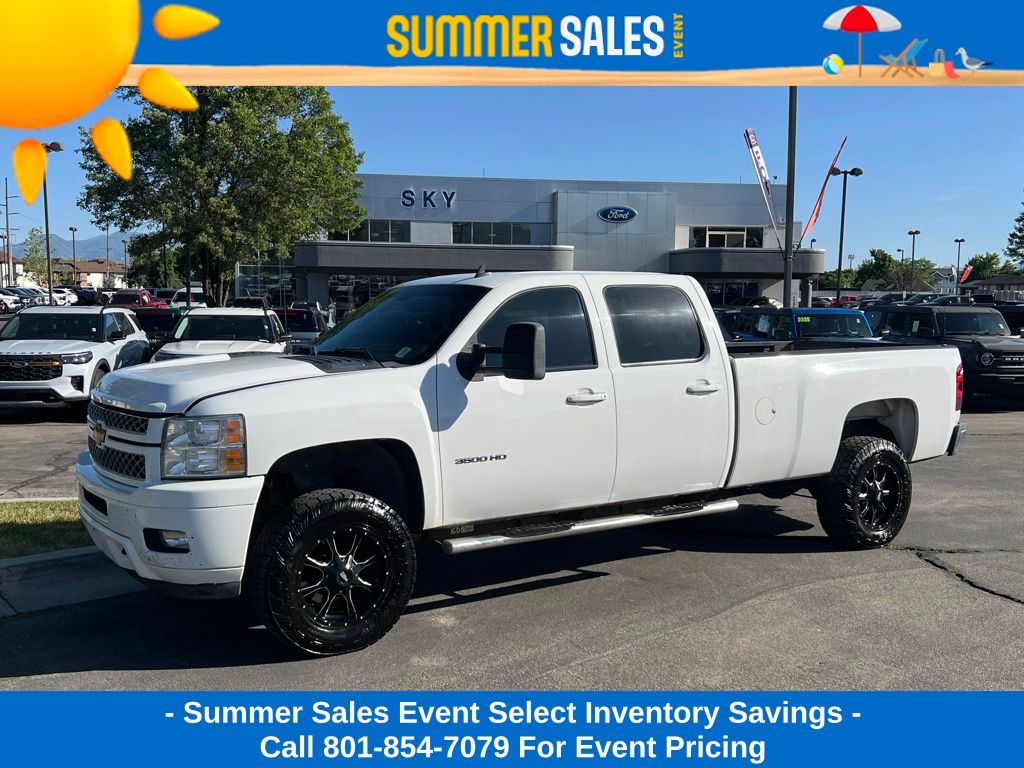 Summit White 2014 Chevrolet Silverado 3500HD LTZ Crew Cab 4WD Pickup Truck Four-Wheel Drive 6-Speed Automatic