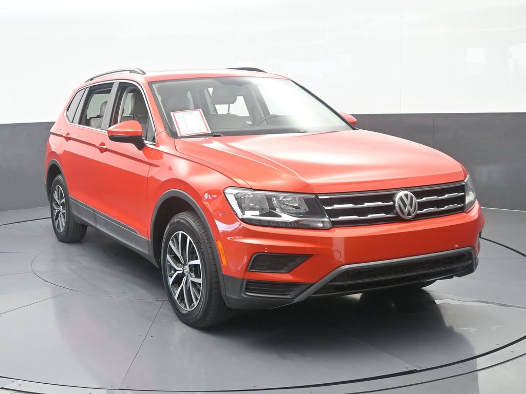 Used 2019 Orange Metallic Volkswagen 2.0T SE image 9