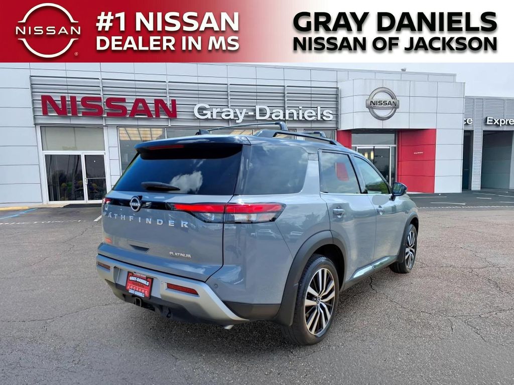 Used 2025 Nissan Pathfinder SUV