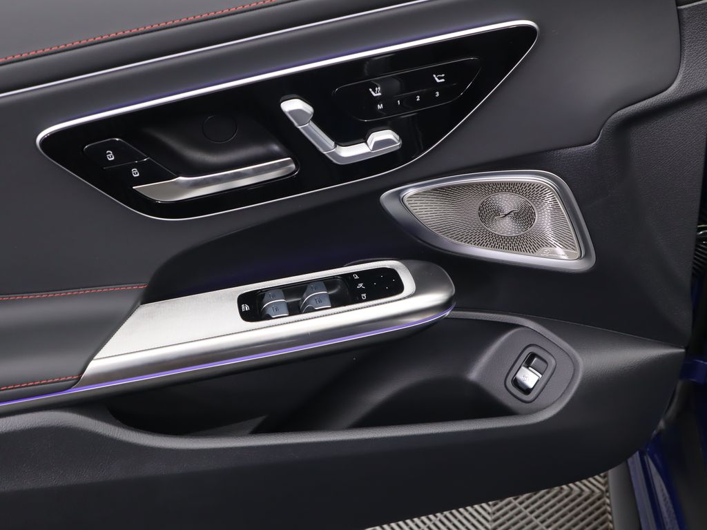 Thumbnail: 2025 Mercedes-Benz CLE - 32