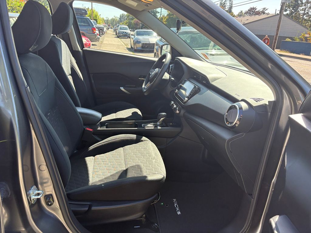 2024 Nissan Kicks SV