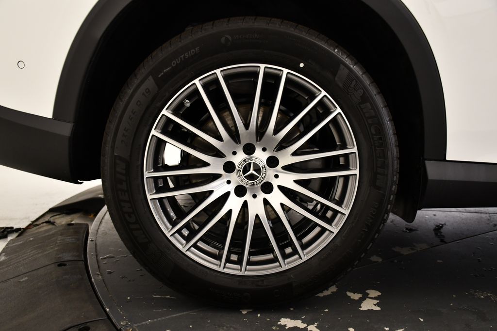 Thumbnail: 2025 Mercedes-Benz GLC - 15