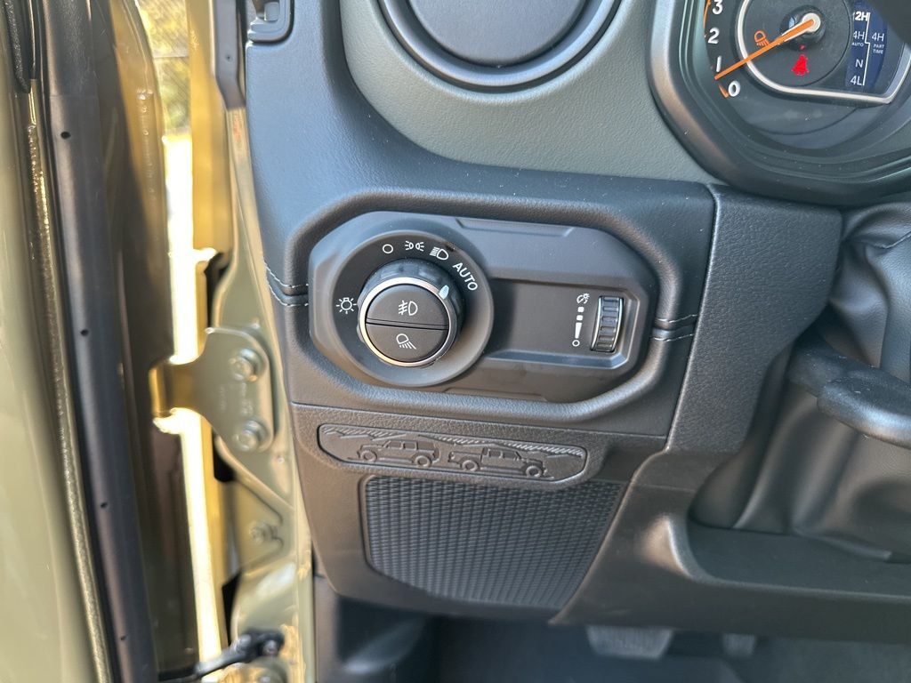 New Car 2025 Jeep Gladiator  Mojave For Sale Under $50,000 In Austin, Texas