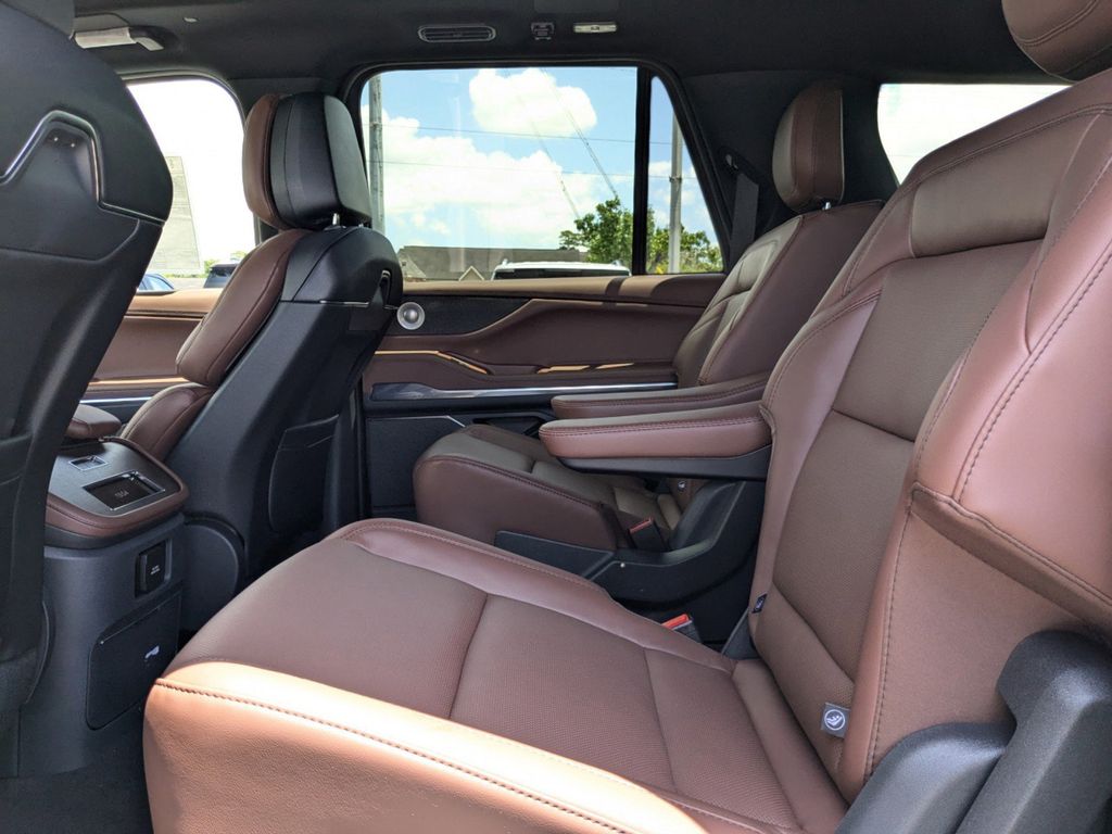 2025 Lincoln Navigator L Reserve
