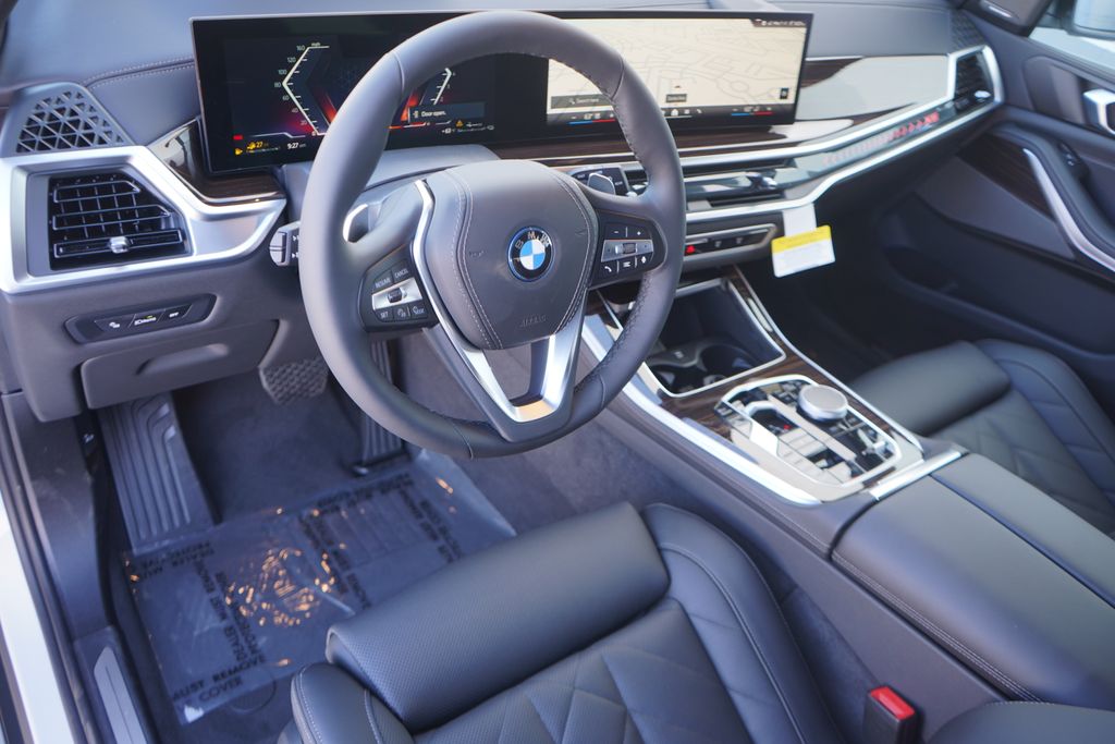 2025 BMW X5 xDrive50e 12