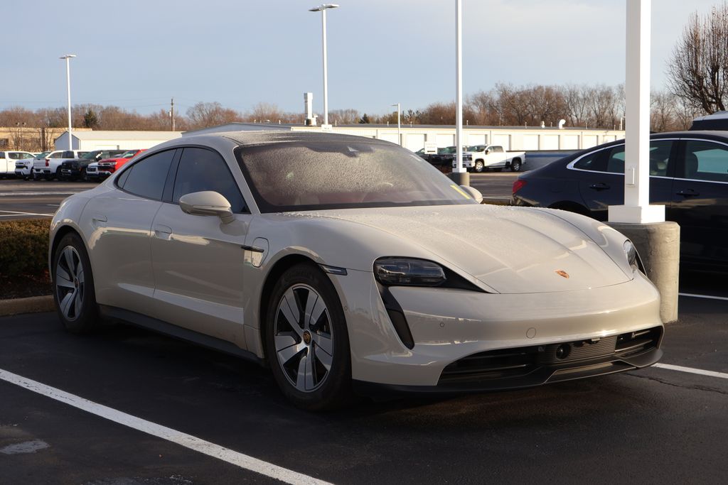 Thumbnail: 2022 Porsche Taycan - 3