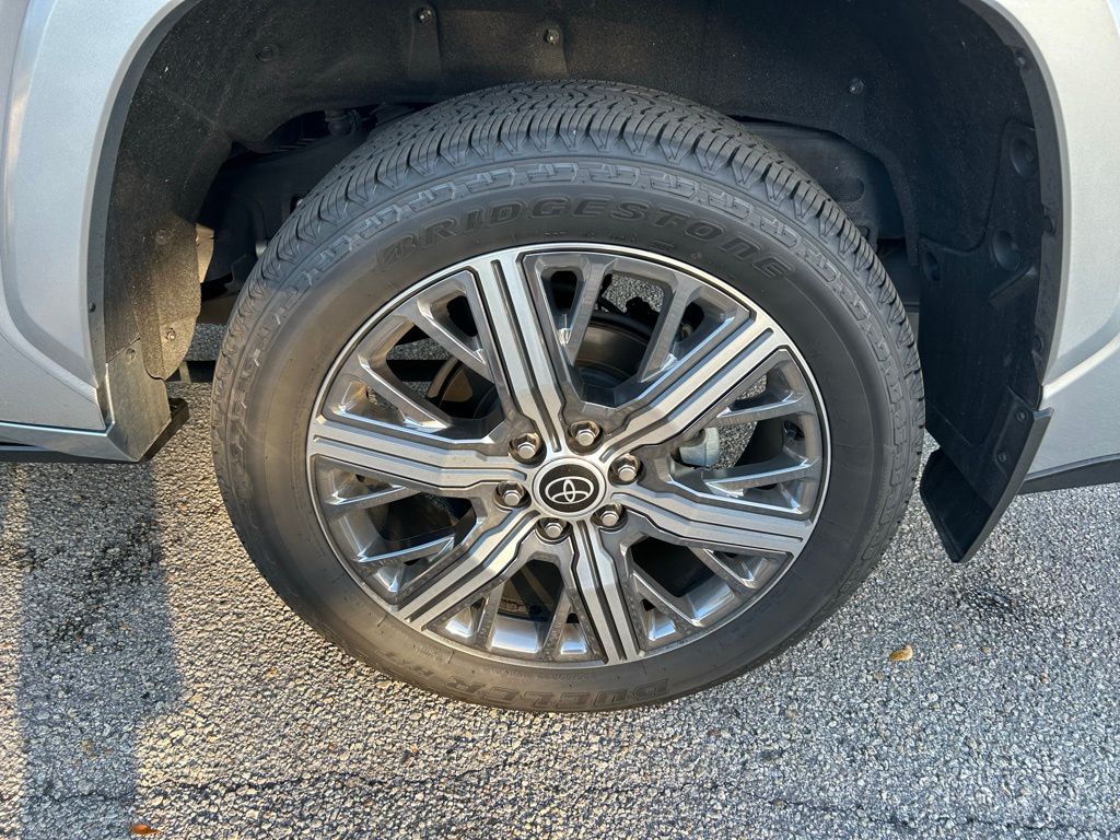 Thumbnail: 2024 Toyota Sequoia - 9