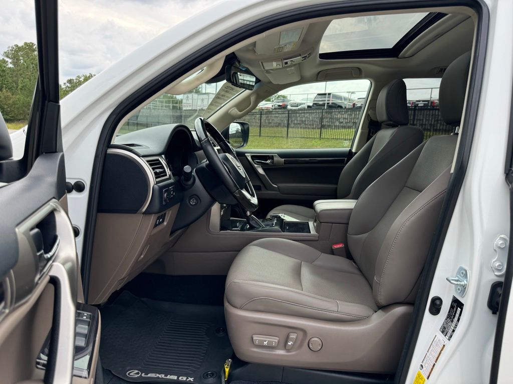 2020 Lexus GX 460 26