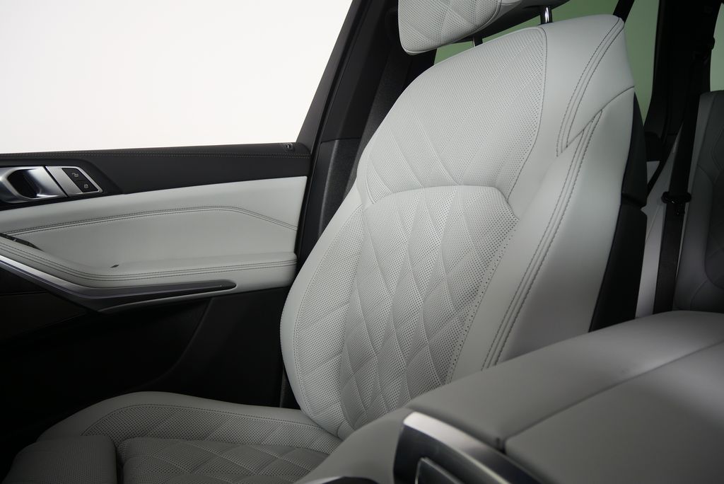 Thumbnail: 2026 BMW X5 - 22