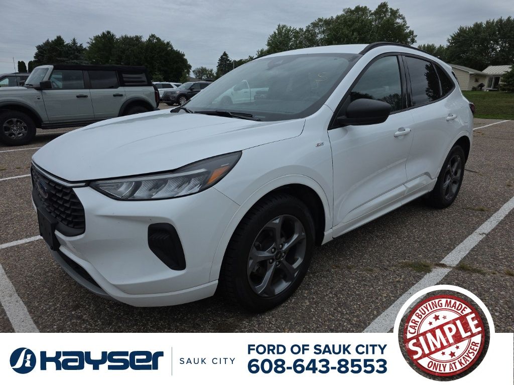  2023 Ford Escape Hybrid ST-Line AWD   