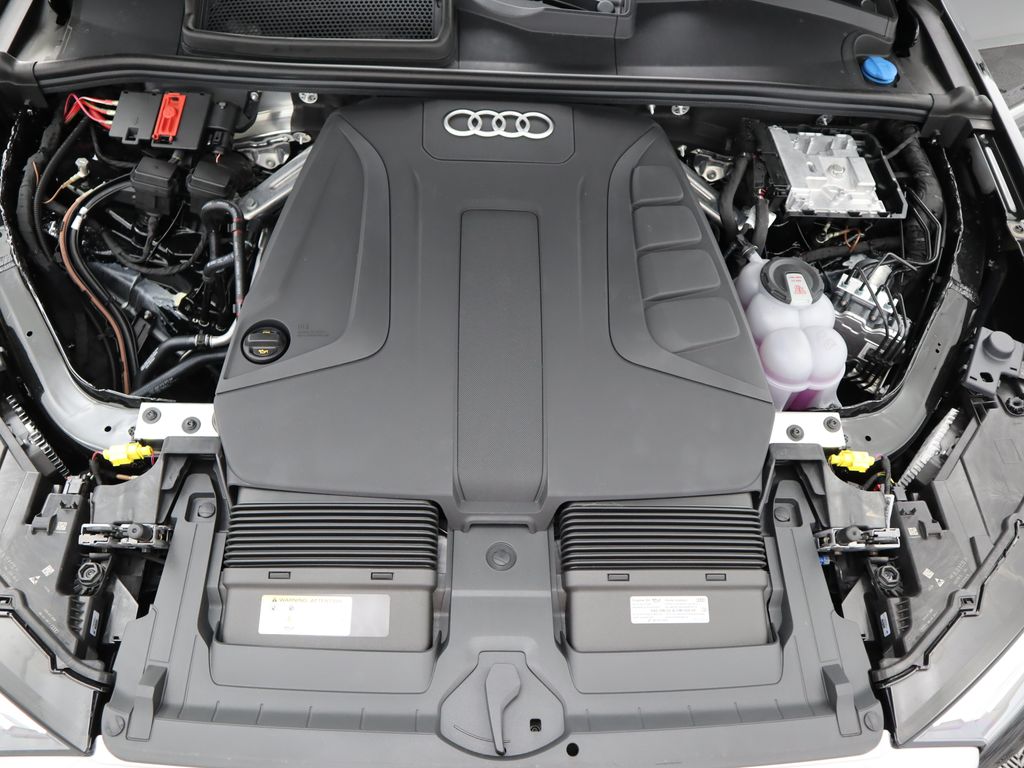 2025 Audi Q7 Premium Plus 30