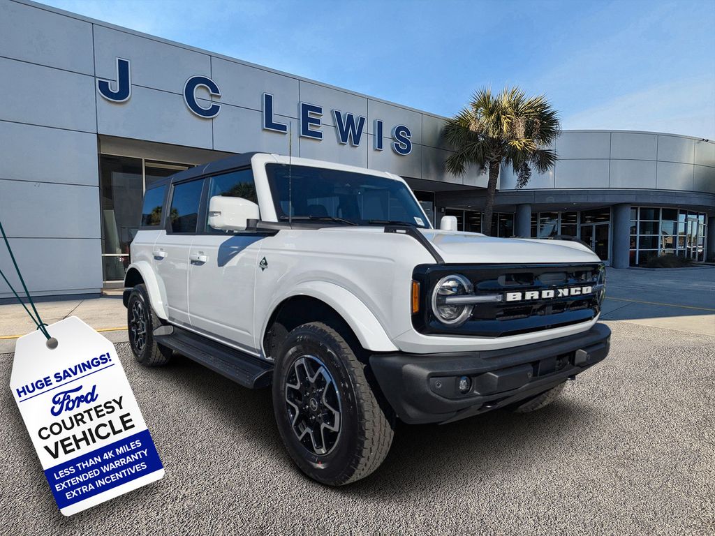 2025 Ford Bronco Outer Banks