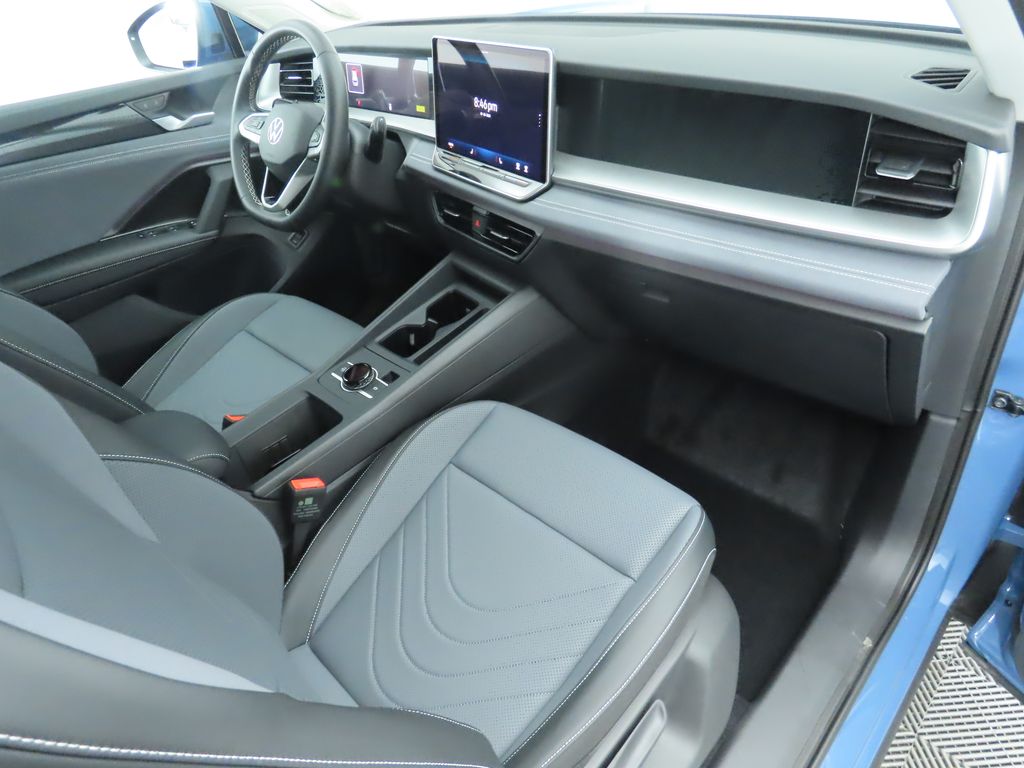 Thumbnail: 2025 Volkswagen Tiguan - 18