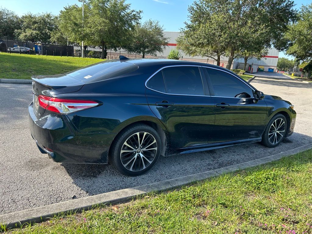 2020 Toyota Camry SE 5