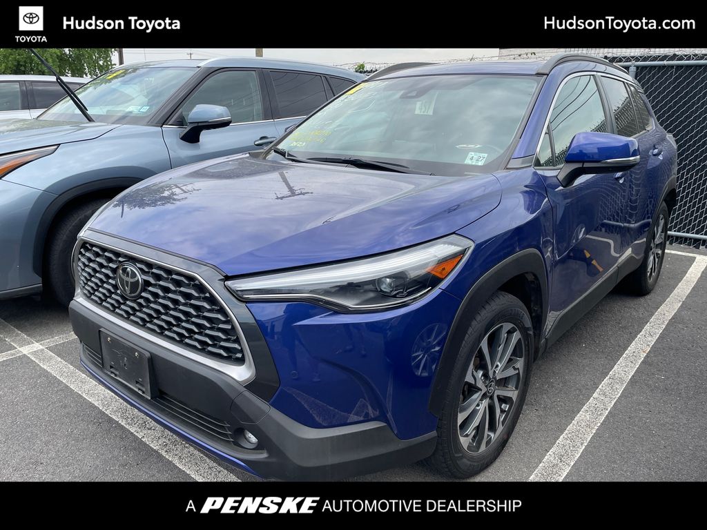 2022 Toyota Corolla Cross XLE Hero Image
