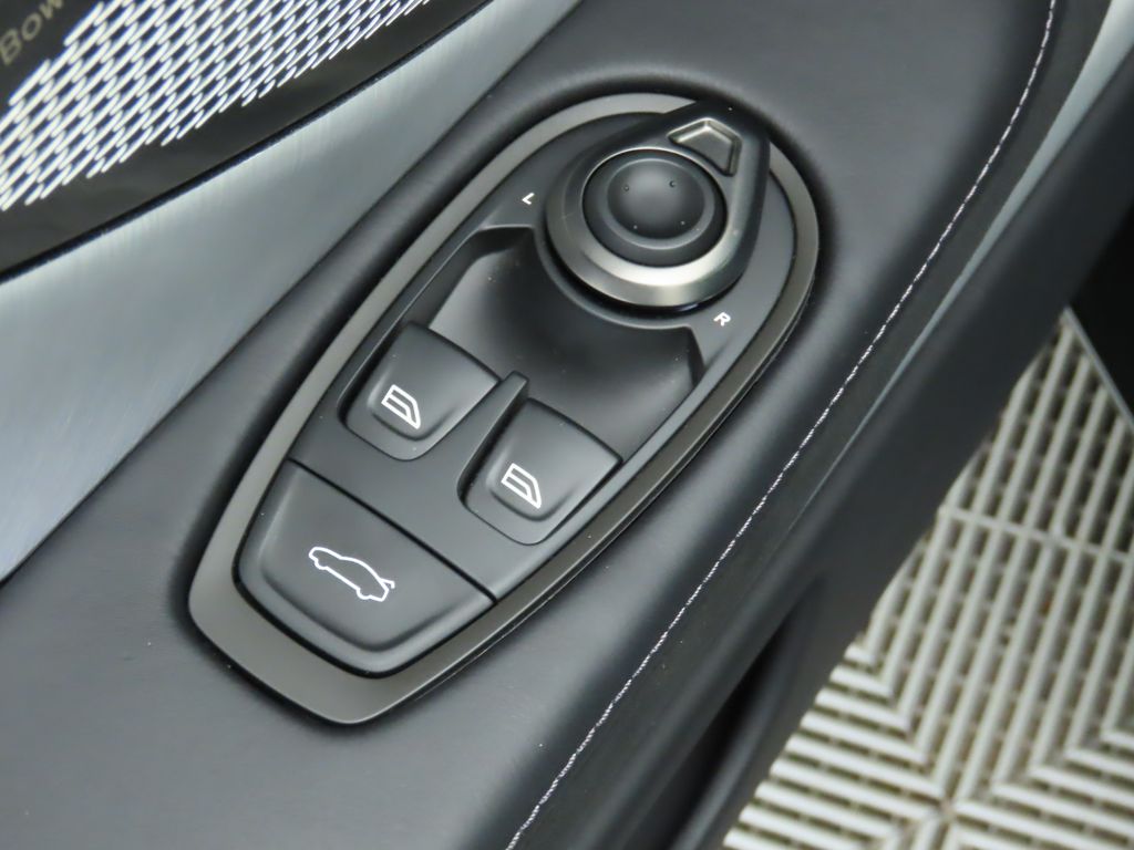 Thumbnail: 2025 Aston Martin Vanquish - 22
