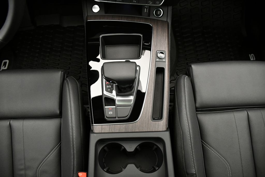 Thumbnail: 2025 Audi Q5 - 30