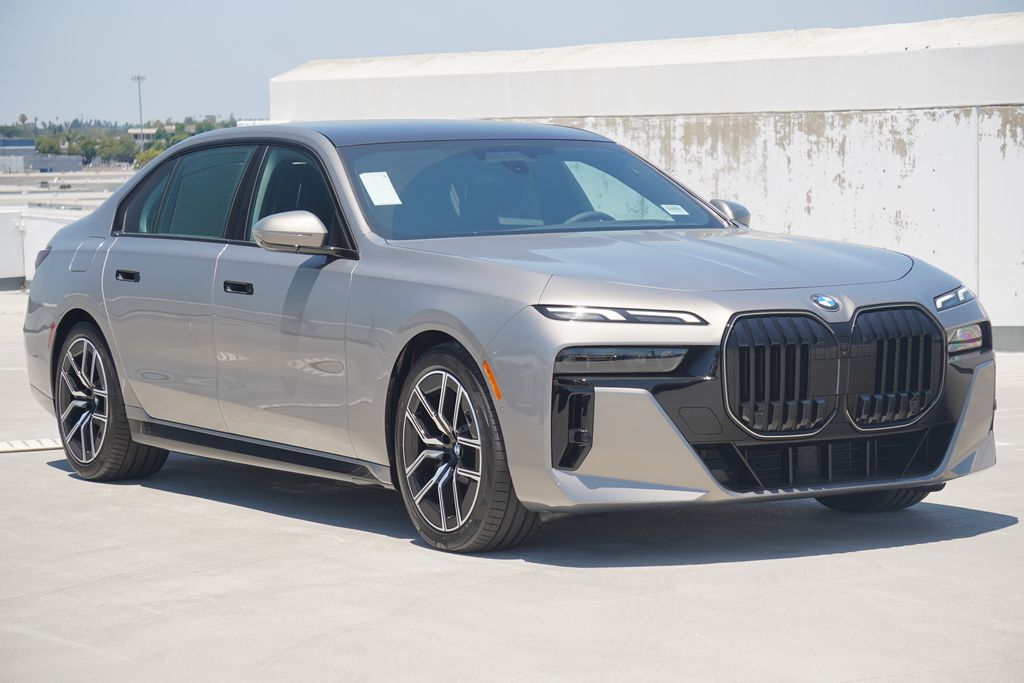 Thumbnail: 2025 BMW 7 Series - 3