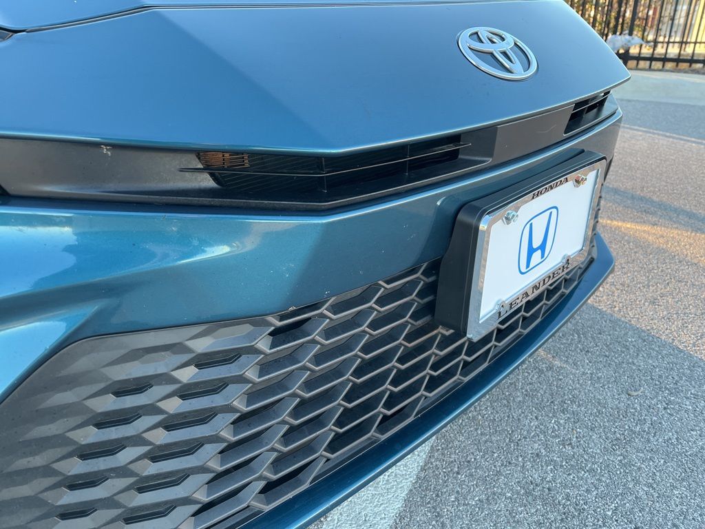 Thumbnail: 2025 Toyota Camry - 14