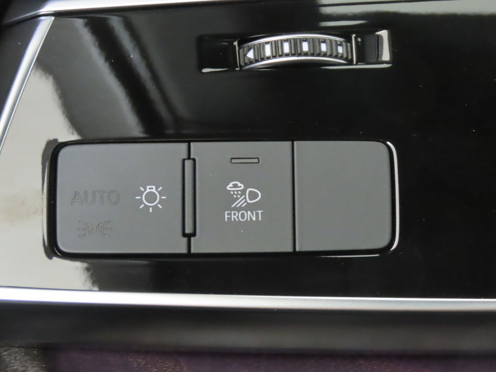 Thumbnail: 2023 Audi Q7 - 20