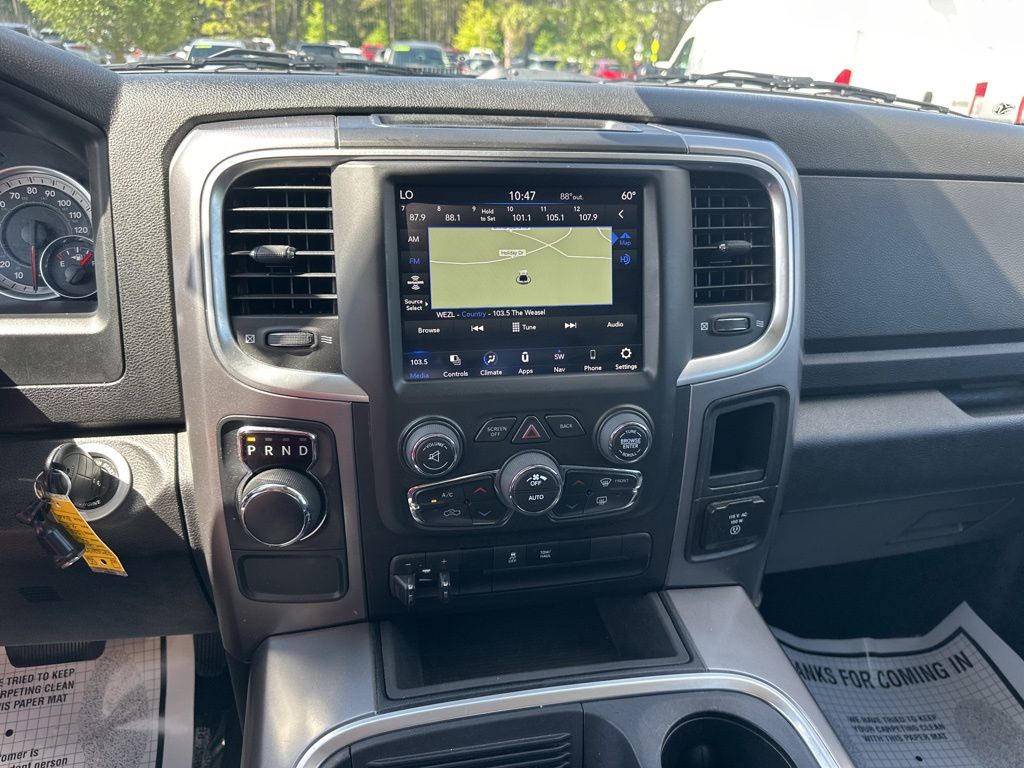 2023 Diamond Black Crystal Pearlcoat Ram 1500 Classic SLT RWD Truck