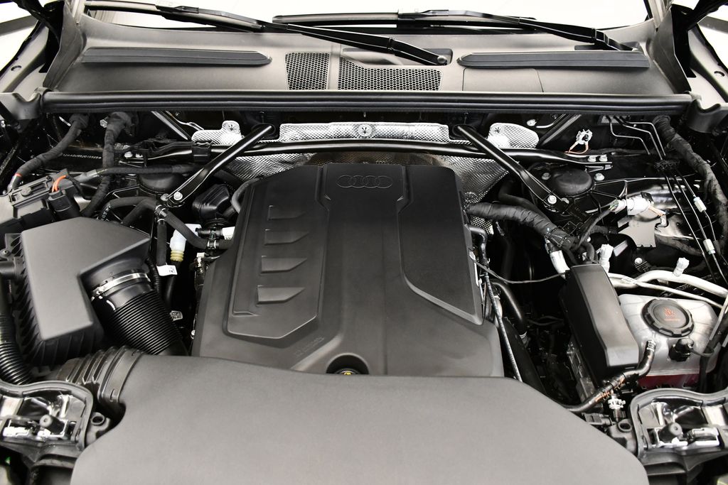 2025 Audi Q5 Premium 11