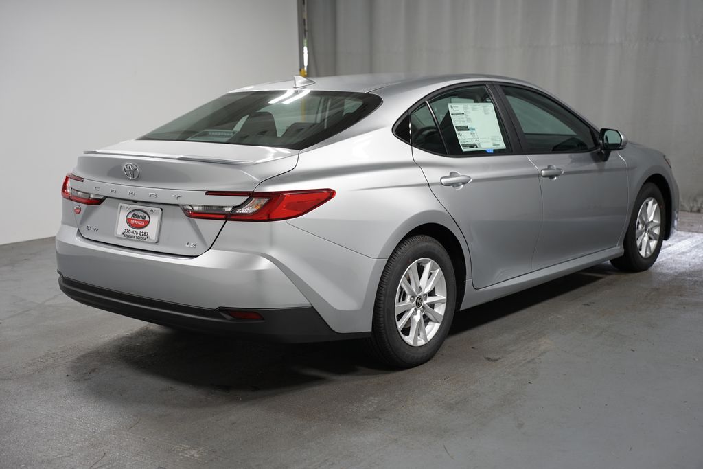 2025 Toyota Camry LE 8