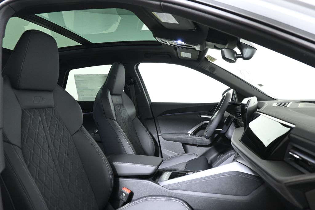 Thumbnail: 2025 Audi SQ5 - 22