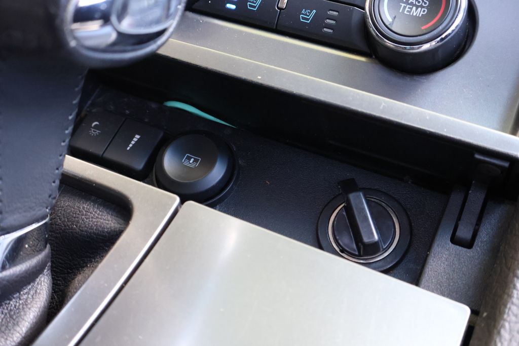 Thumbnail: 2012 Ford Taurus - 21