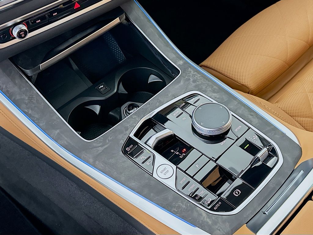 Thumbnail: 2026 BMW X5 - 15